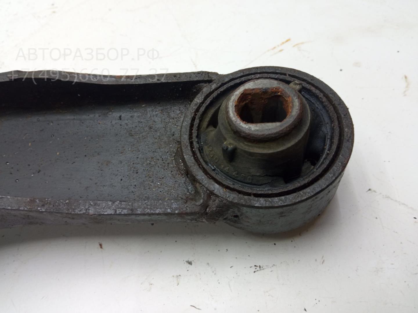 Рычаг передний правый