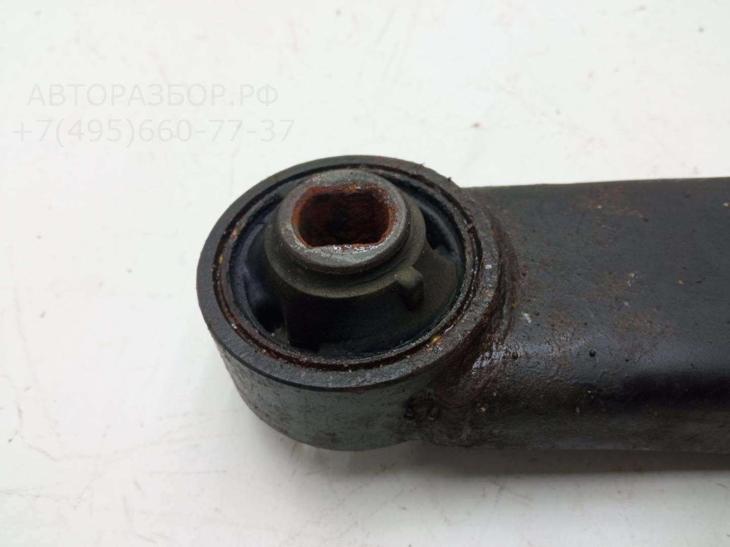 Рычаг передний правый