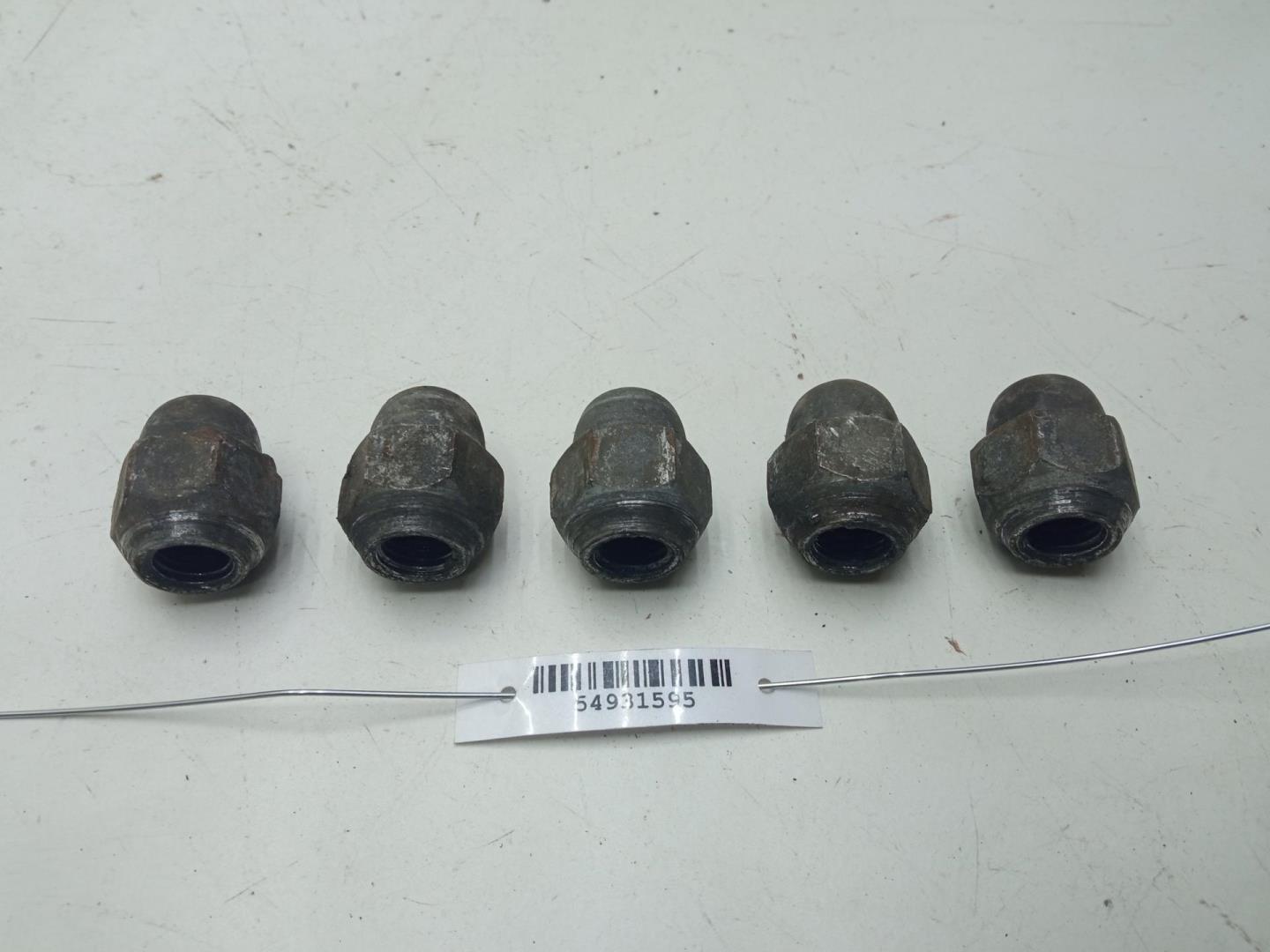 Болт колесный