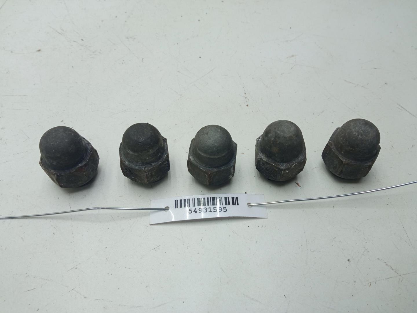 Болт колесный