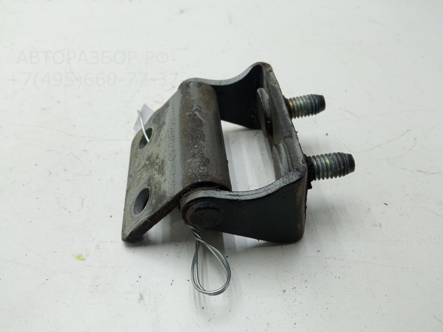 Петля крышки багажника