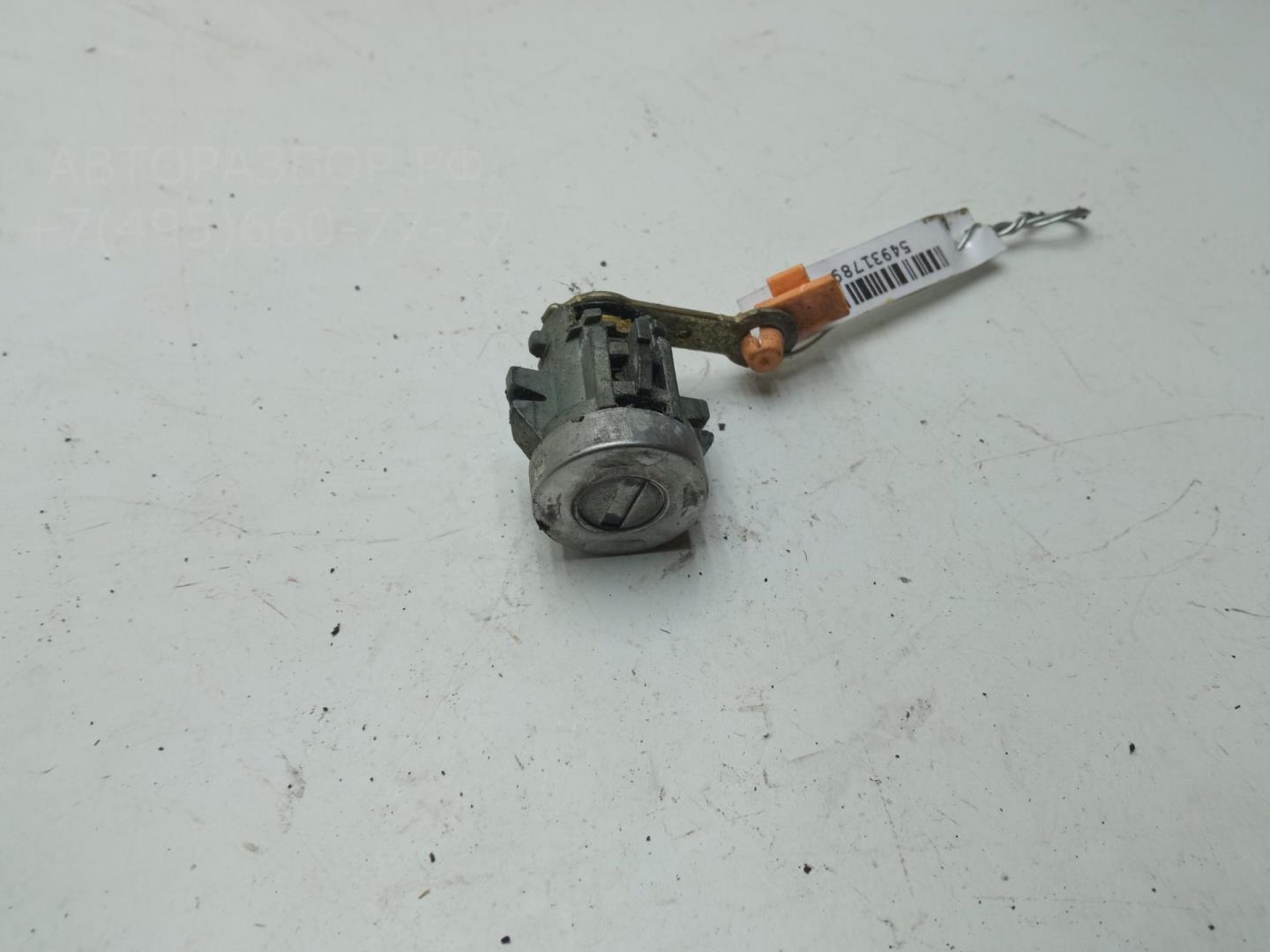 Вставка замка двери