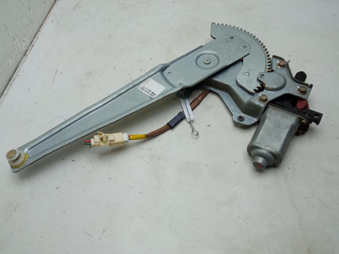 Стеклоподъемник электр. задний левый