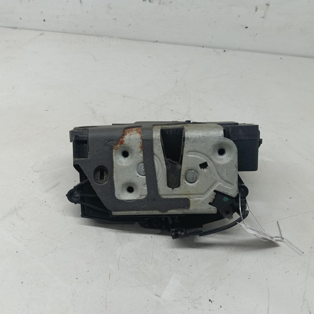 Замок двери задней левой