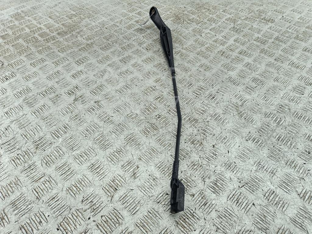 Поводок стеклоочистителя передний левый