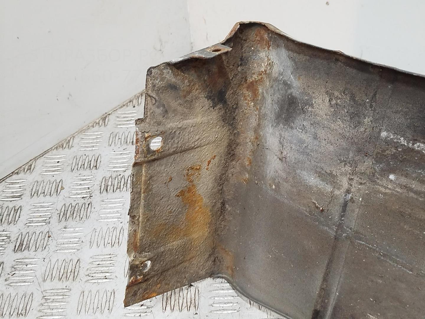 Крыло переднее правое