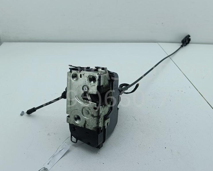 Замок двери задней правой