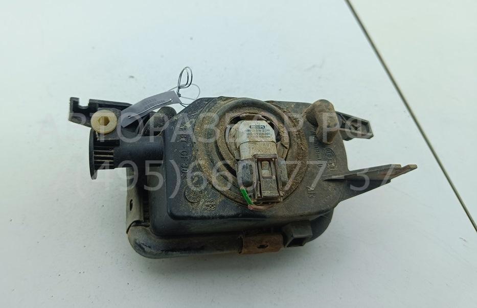 Фара противотуманная правая