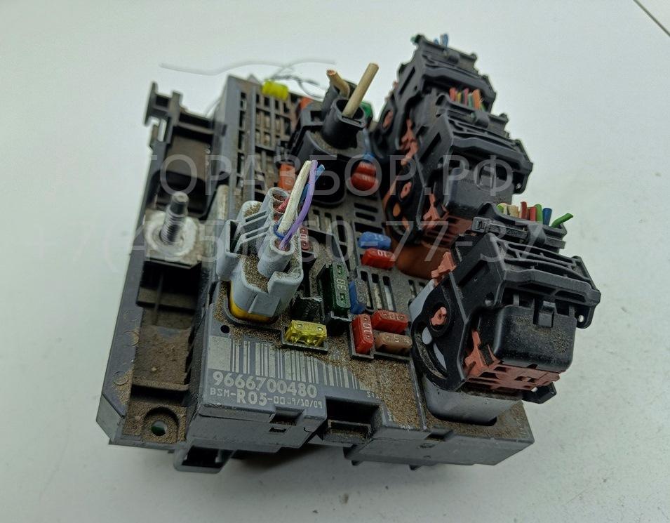 Блок предохранителей