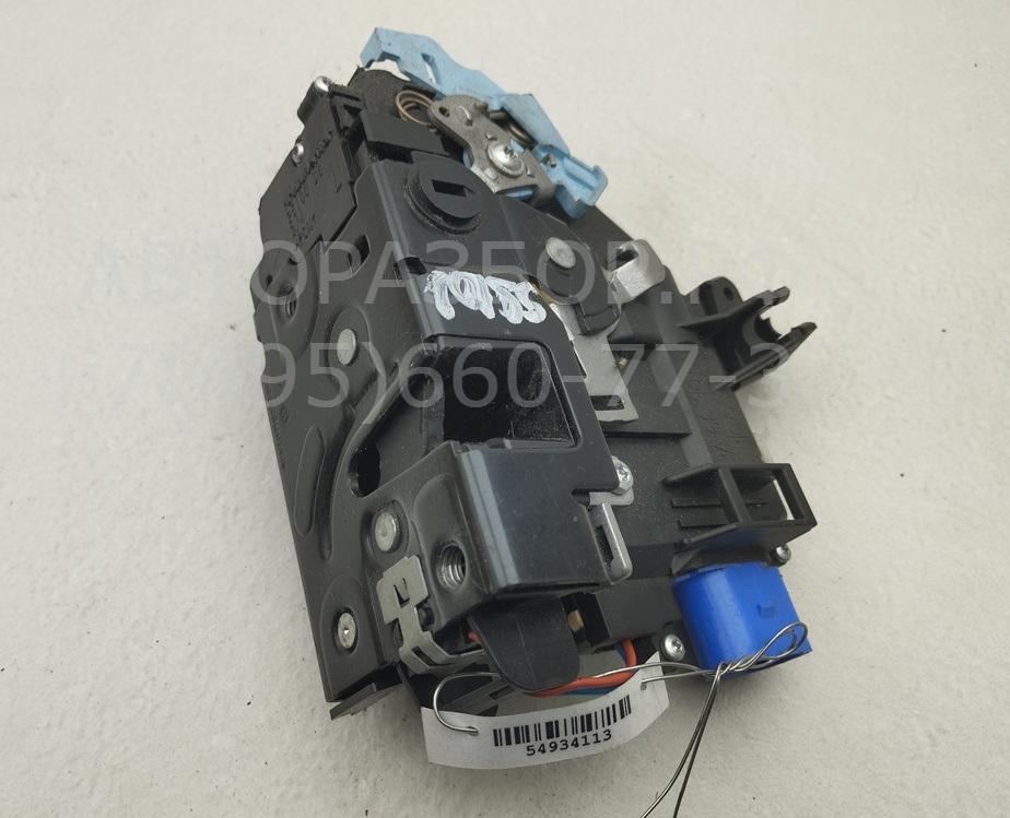 Замок двери задней левой