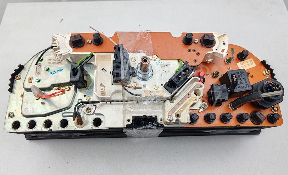 Панель приборов