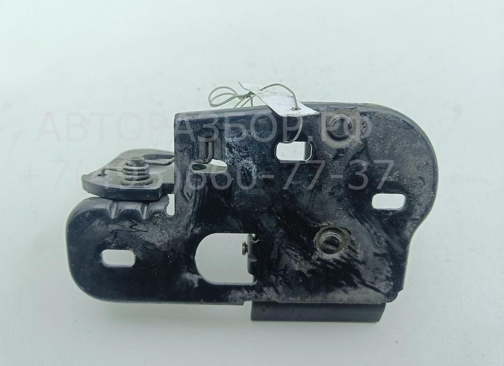 Замок капота