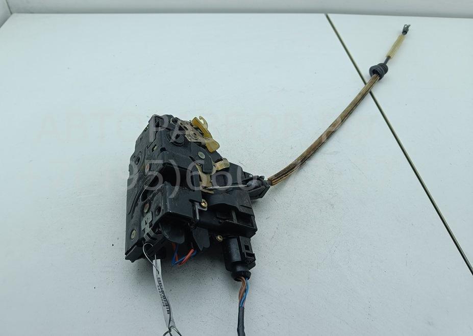 Замок двери задней левой