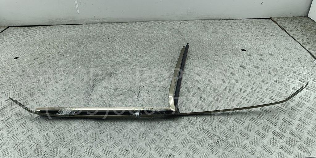Молдинг лобового стекла