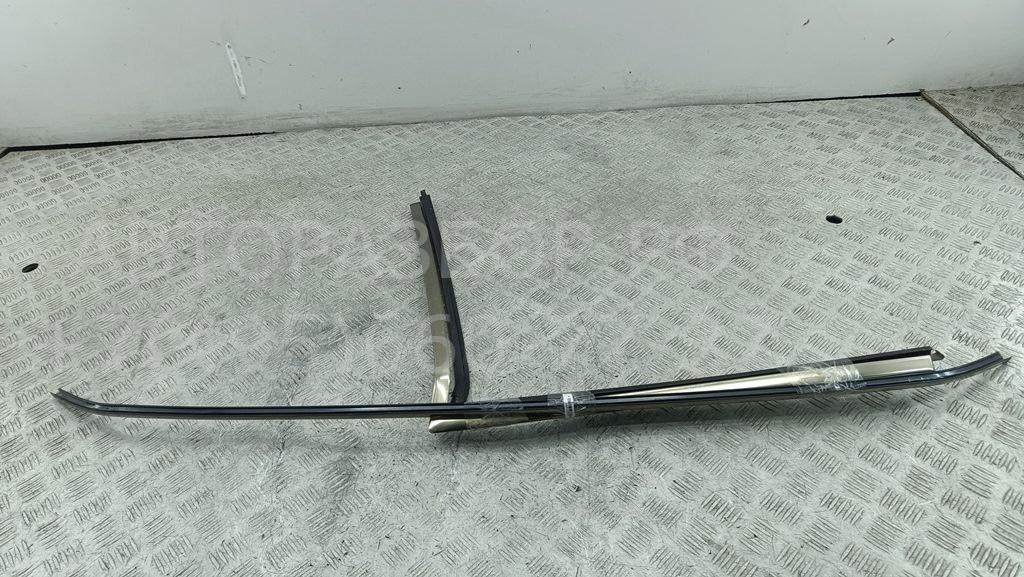 Молдинг лобового стекла