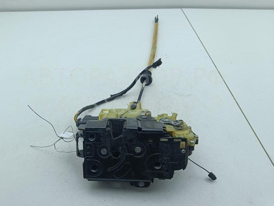 Замок двери передней правой