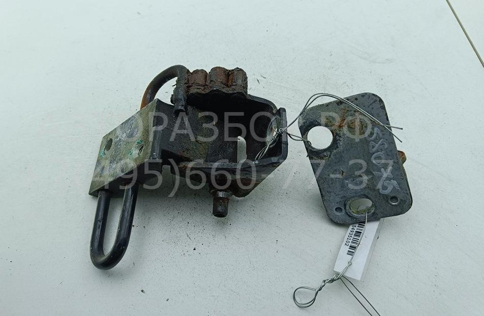 Петля двери