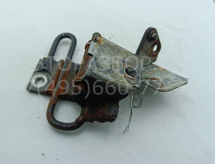 Петля двери