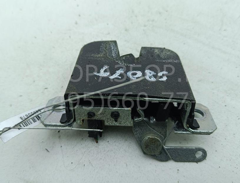 Замок багажника