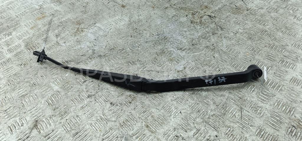 Поводок стеклоочистителя передний правый