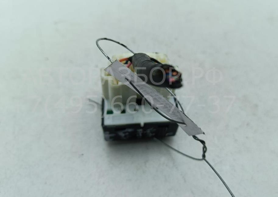 Кнопка регулировки зеркала