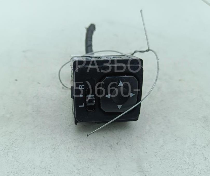 Кнопка регулировки зеркала