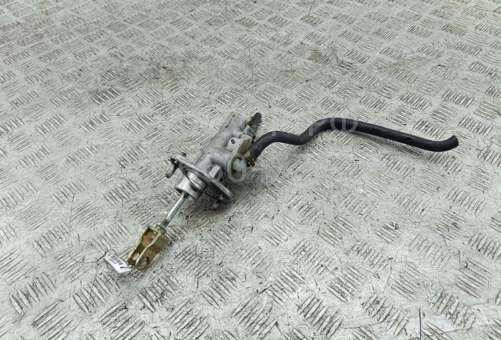 Цилиндр сцепления главный