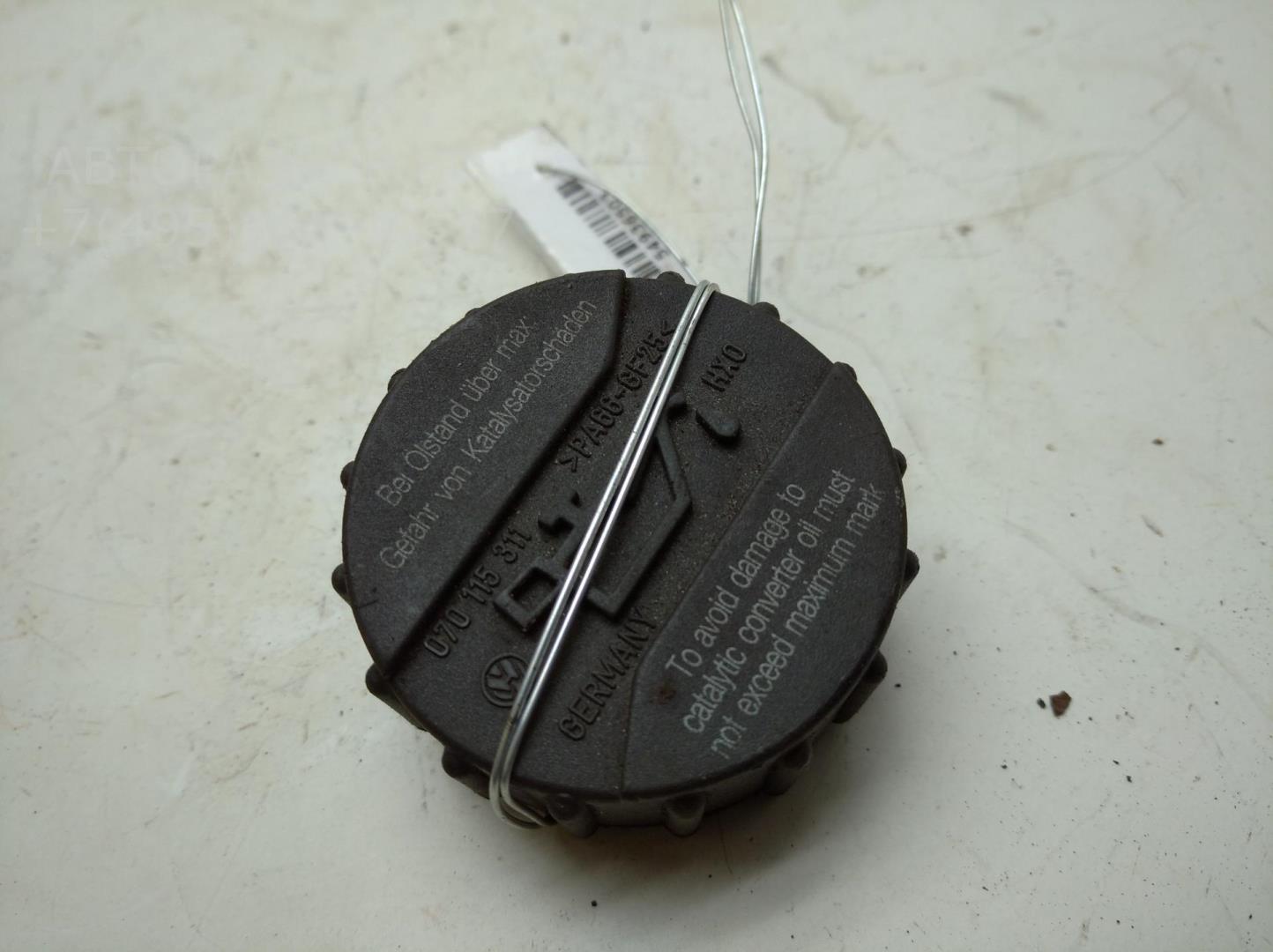 Крышка маслозаливной горловины