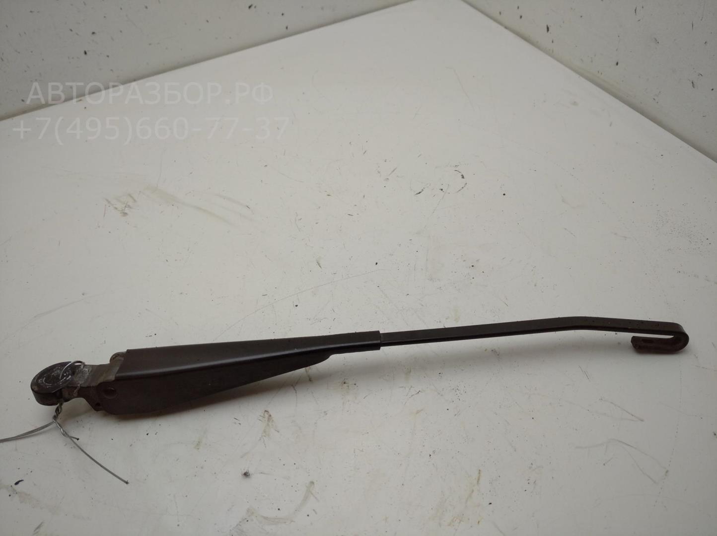 Поводок стеклоочистителя заднего
