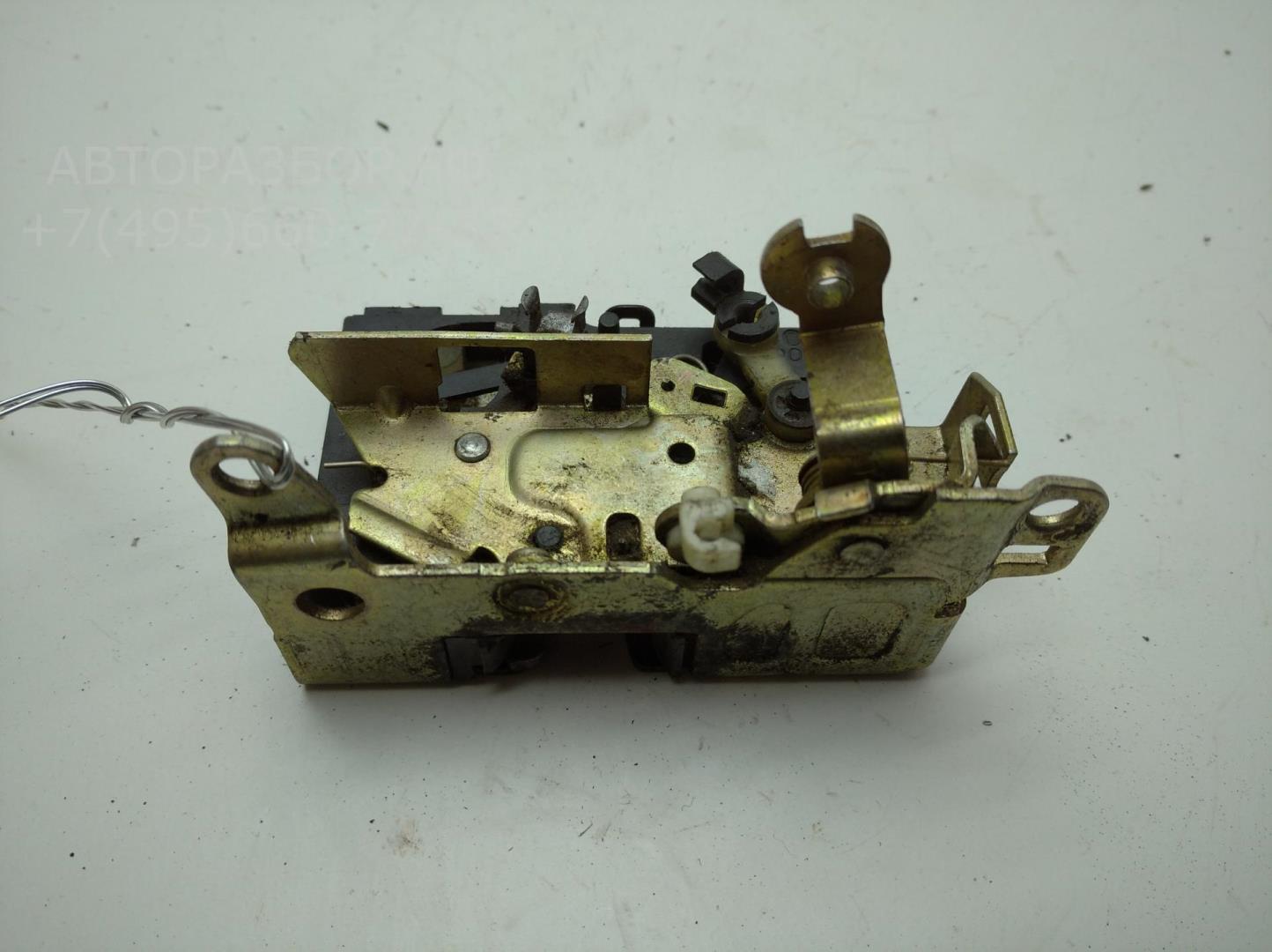 Замок двери передней правой