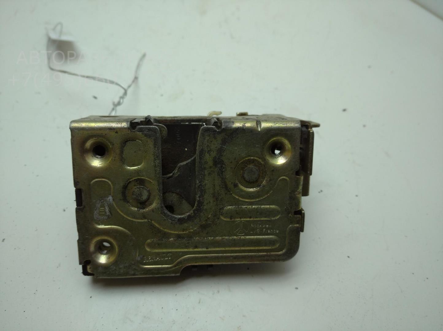 Замок двери передней правой