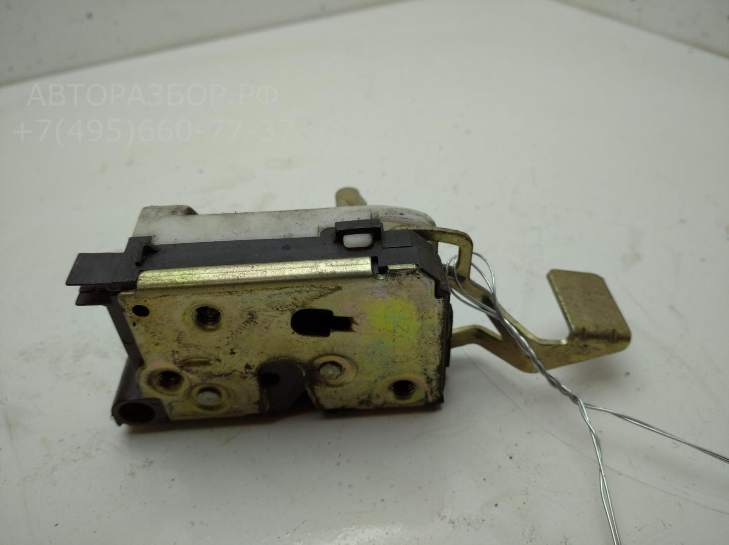 Замок двери передней левой