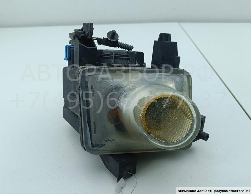 Фара противотуманная правая