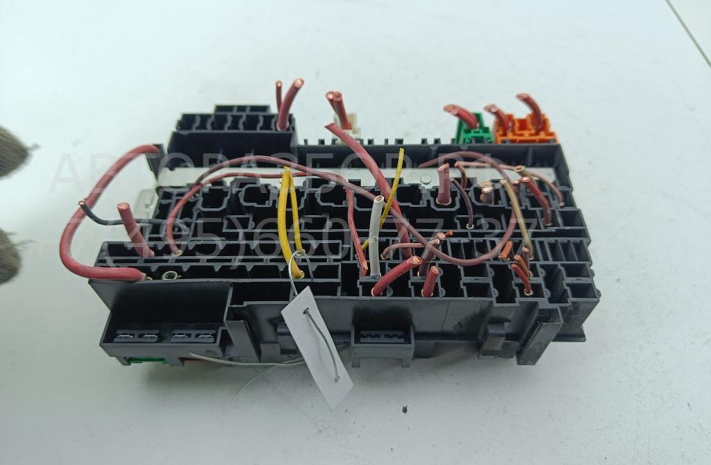 Блок предохранителей