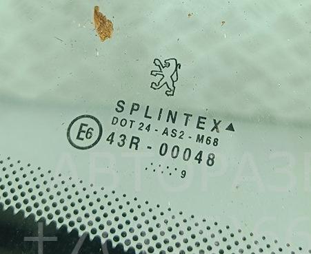 Стекло кузовное глухое левое