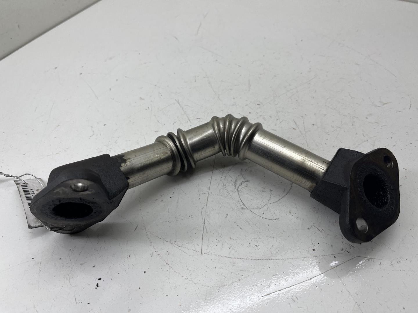 Трубка картерных газов