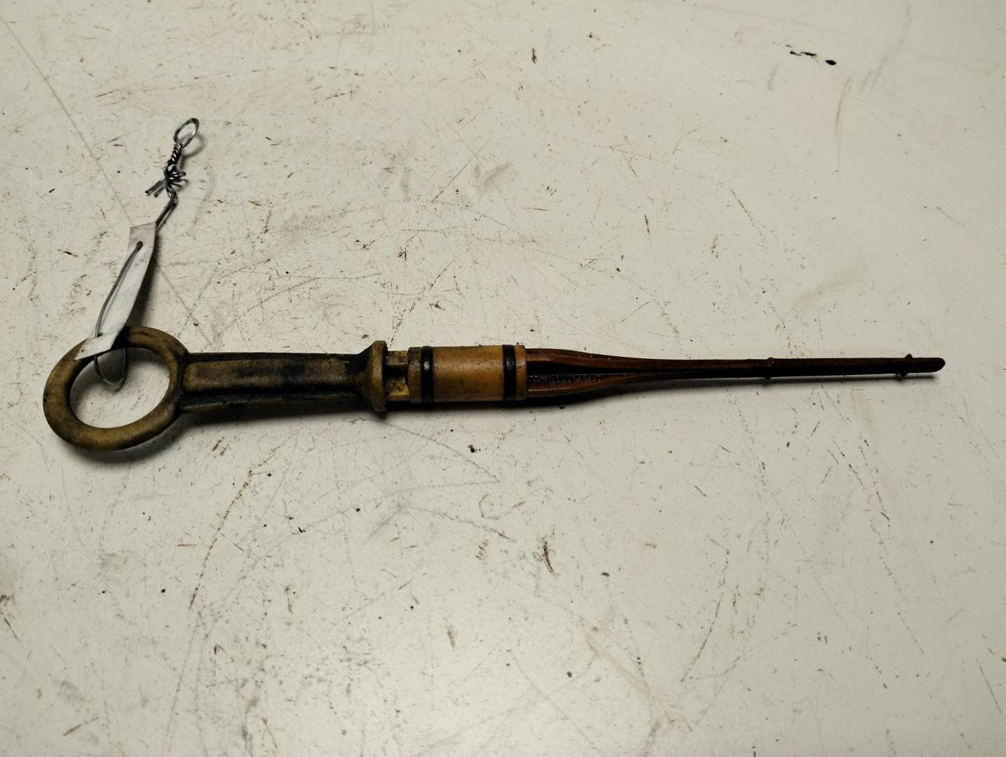 Щуп масляный двигателя