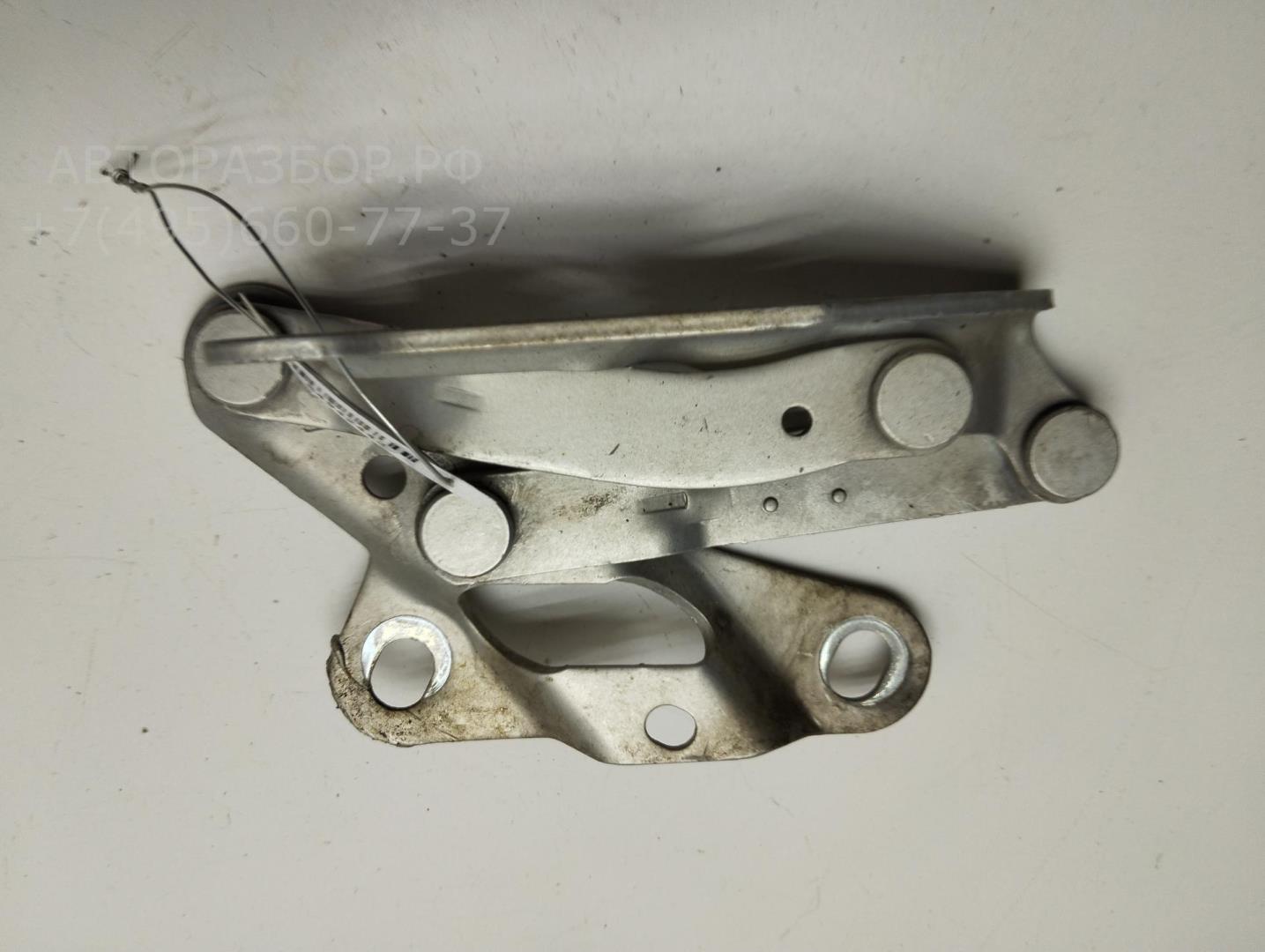 Петля капота правая