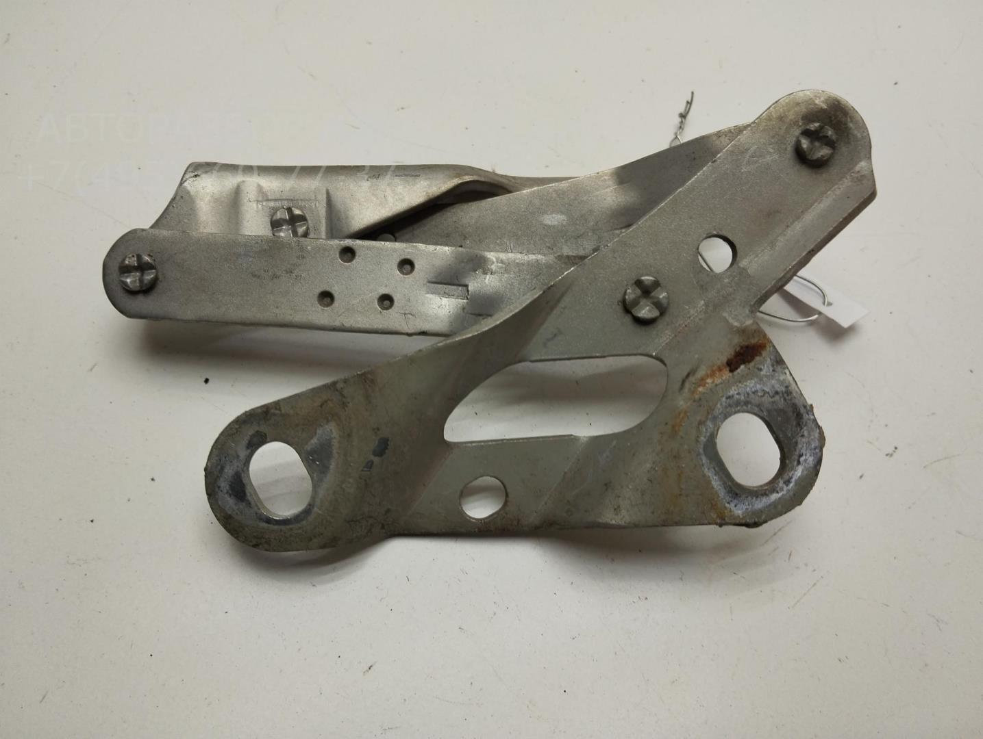 Петля капота правая