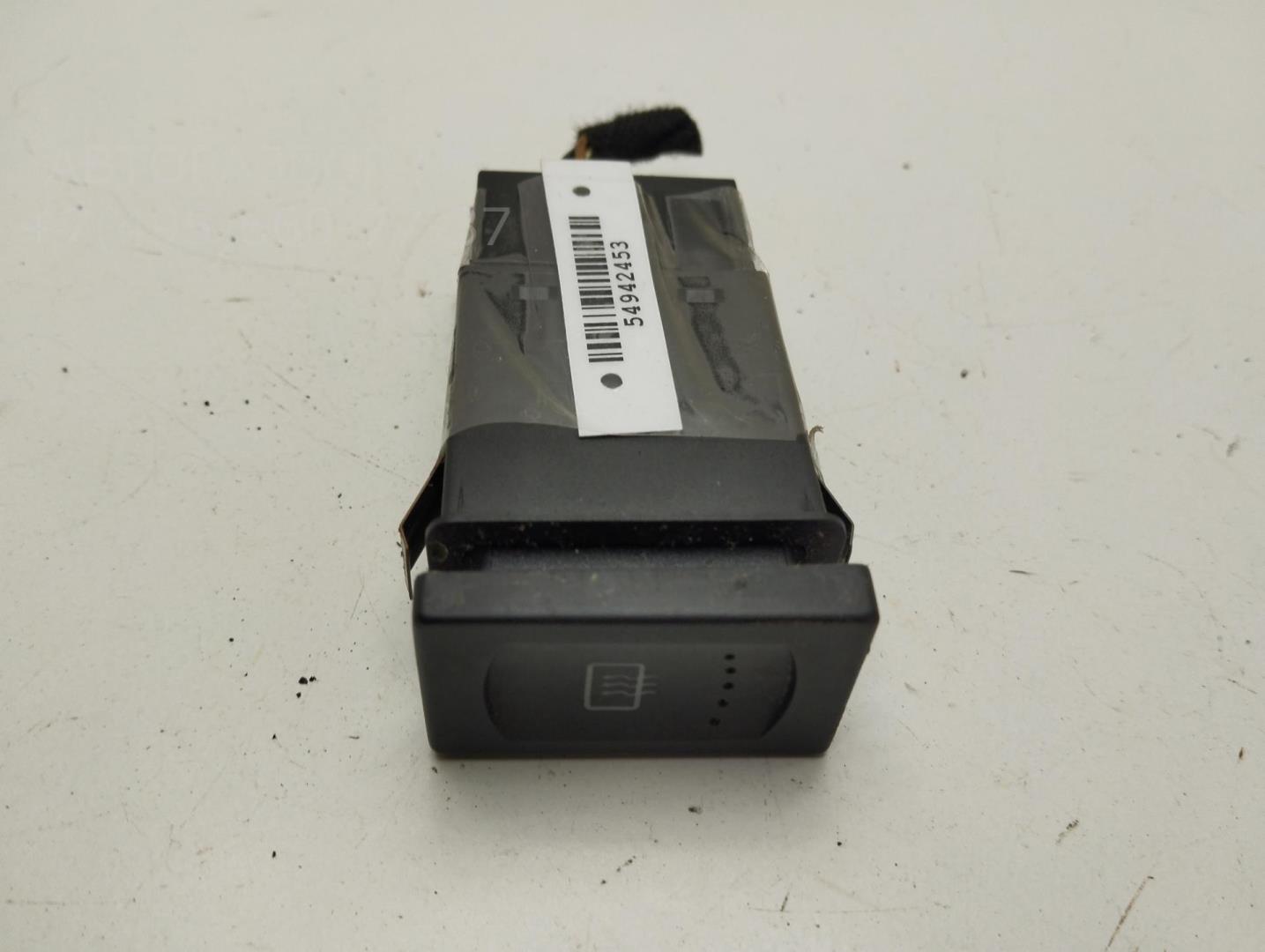 Кнопка обогрева заднего стекла