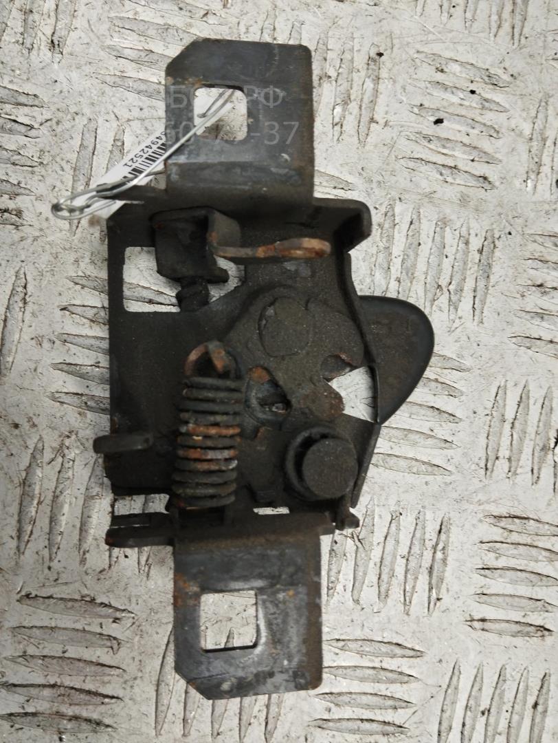 Замок капота