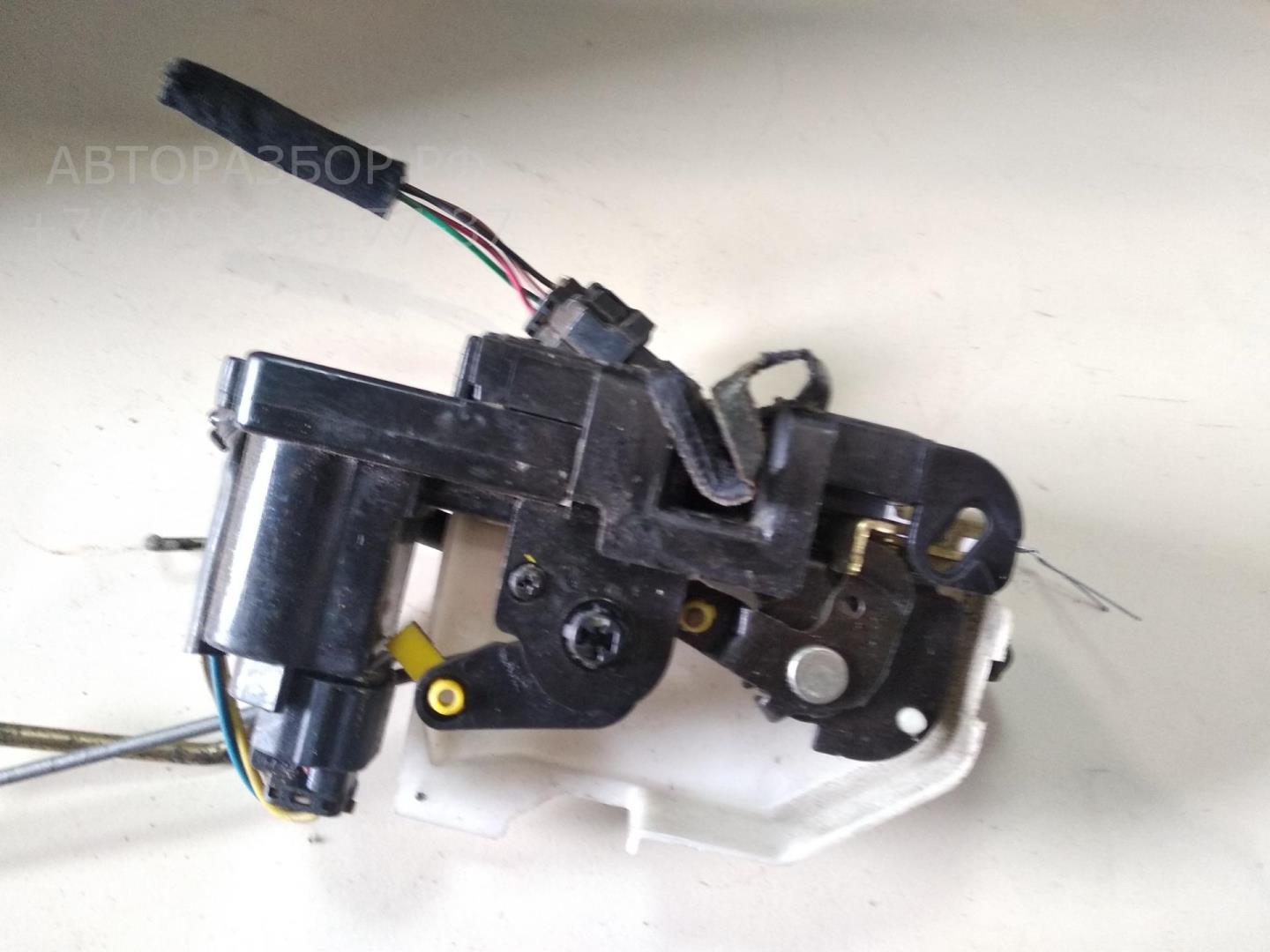 Замок двери передней правой