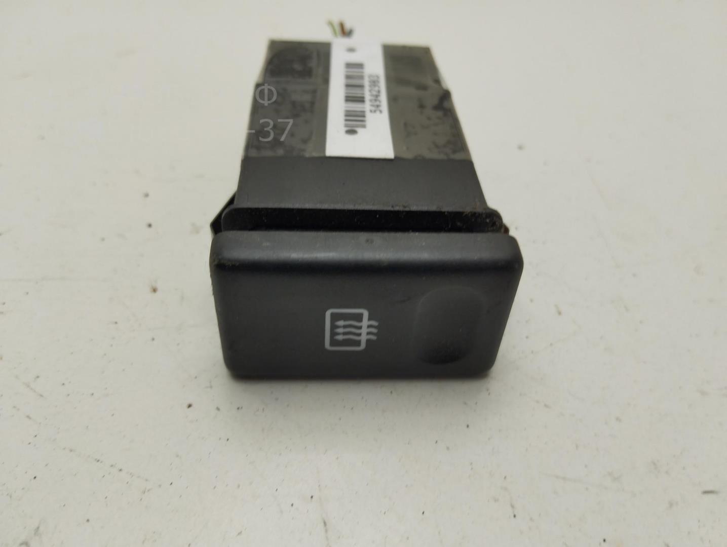 Кнопка обогрева заднего стекла