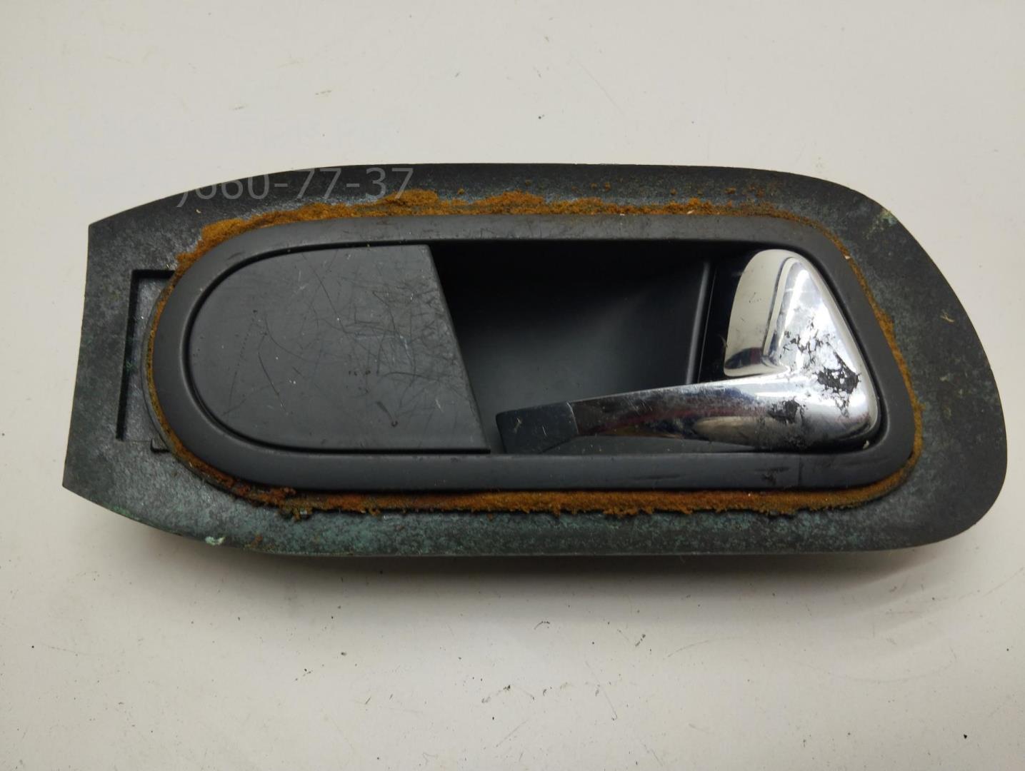 Ручка двери передней внутренняя правая