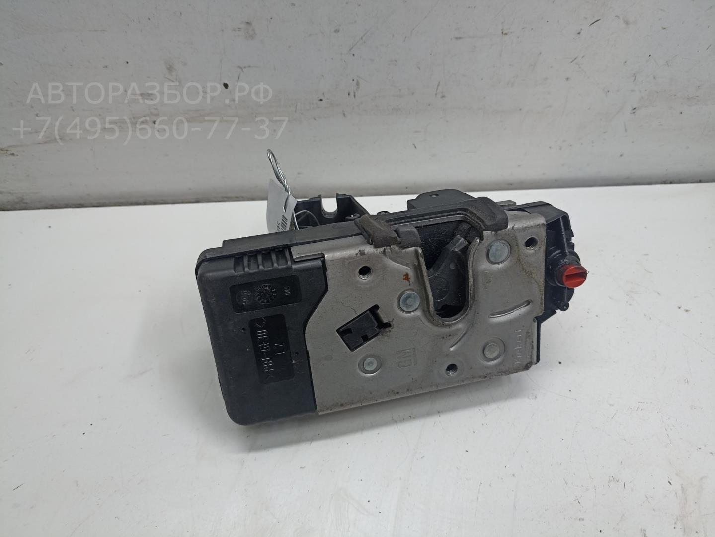 Замок двери задней левой