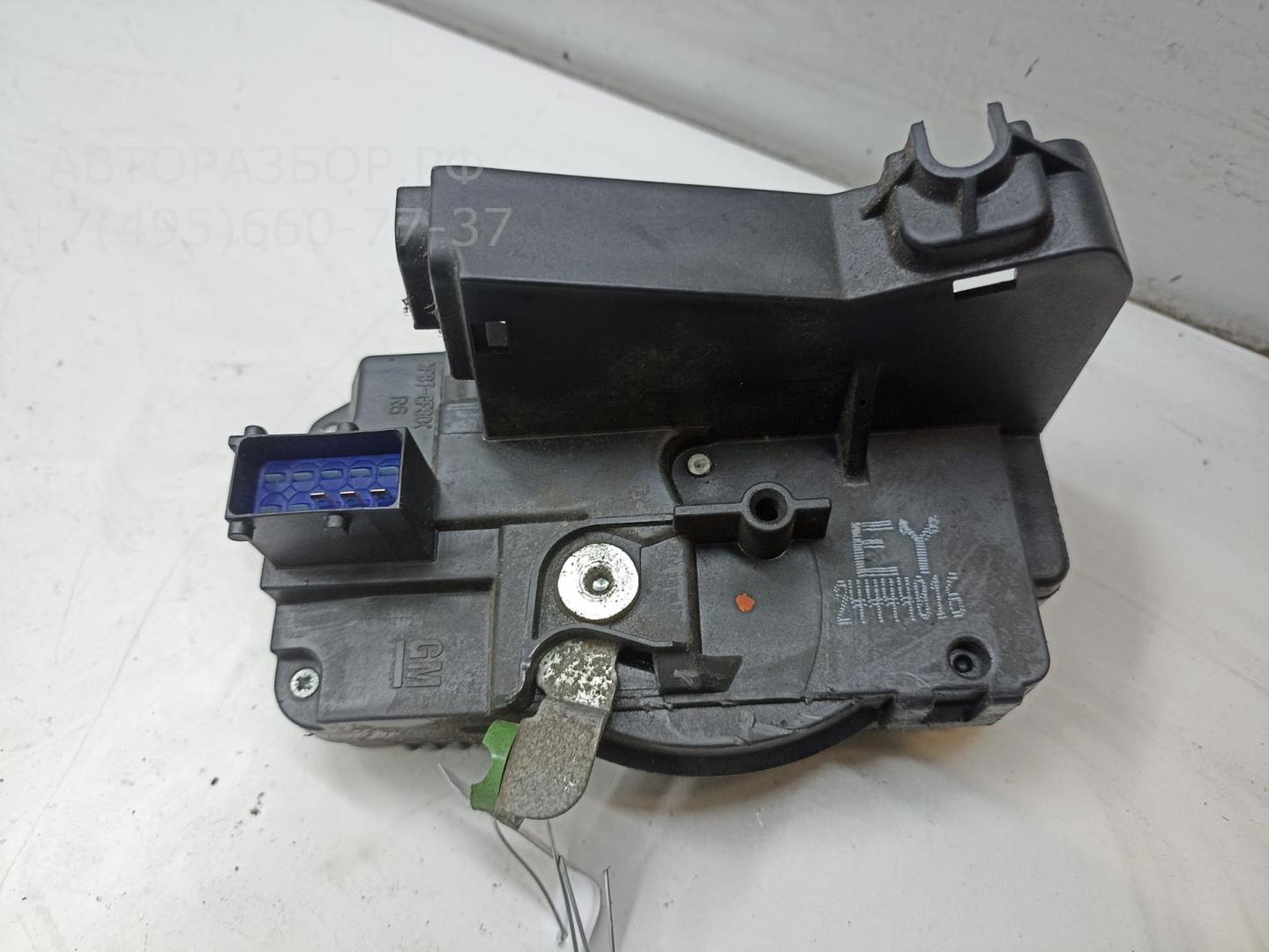 Замок двери передней правой