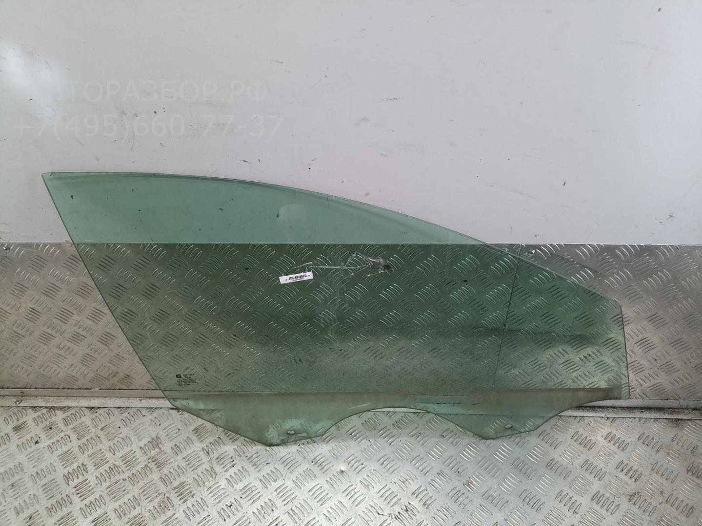 Стекло двери передней правой