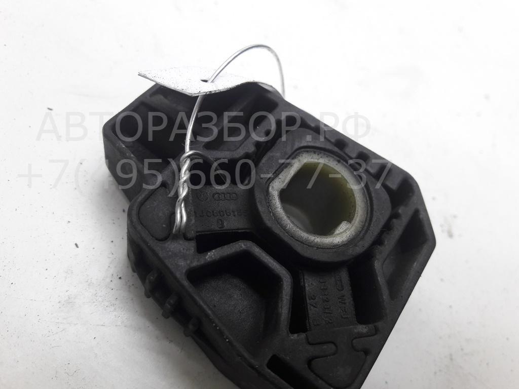 Кронштейн радиатора