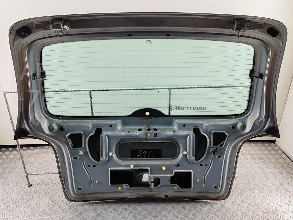 Дверь багажника