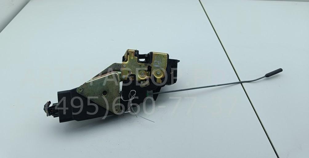 Замок двери передней левой